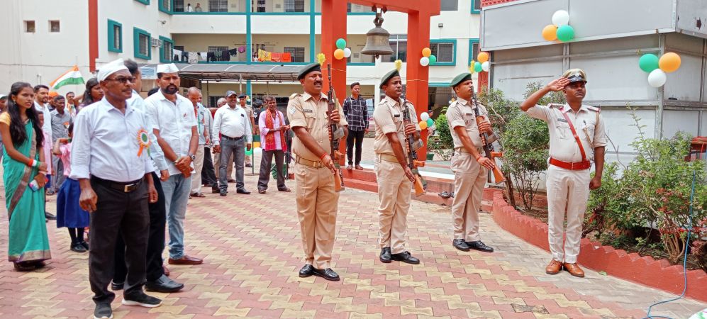 ट्रस्ट ने जश्न-ए-आज़ादी के 77वां वर्षगांठ को उमंग के साथ धूम-धाम से मनाया ट्रस्ट ने जश्न-ए-आज़ादी के 77वां वर्षगांठ को उमंग के साथ धूम-धाम से मनाया