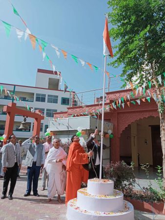 ट्रस्ट ने गणतंत्र दिवस को स्वस्ति श्री सौरभ सेन भट्टारक जी के सानिध्य में बड़े ही धुम-धाम और हर्षों उल्लास के साथ मनाया गया