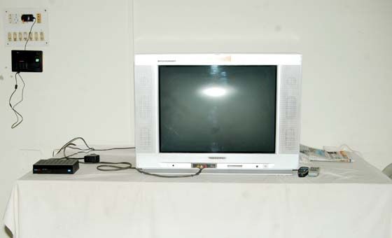 Television in both waiting rooms Shikharji Facilities